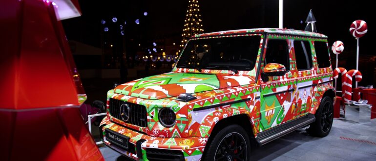 Mercedes запустил лимитированную новогоднюю серию свитшотов