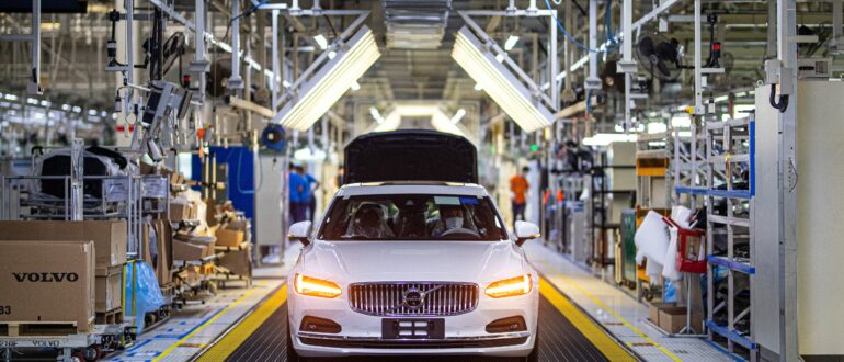 Volvo перевел один из своих заводов полностью на электричество из биомассы и энергию ветра