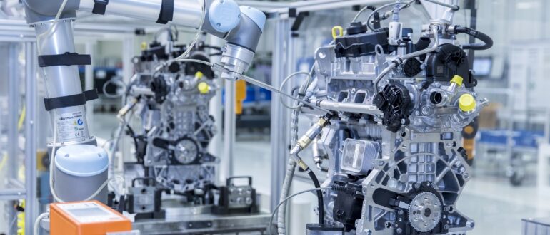 Двигатели Audi на конвейере нюхает робот