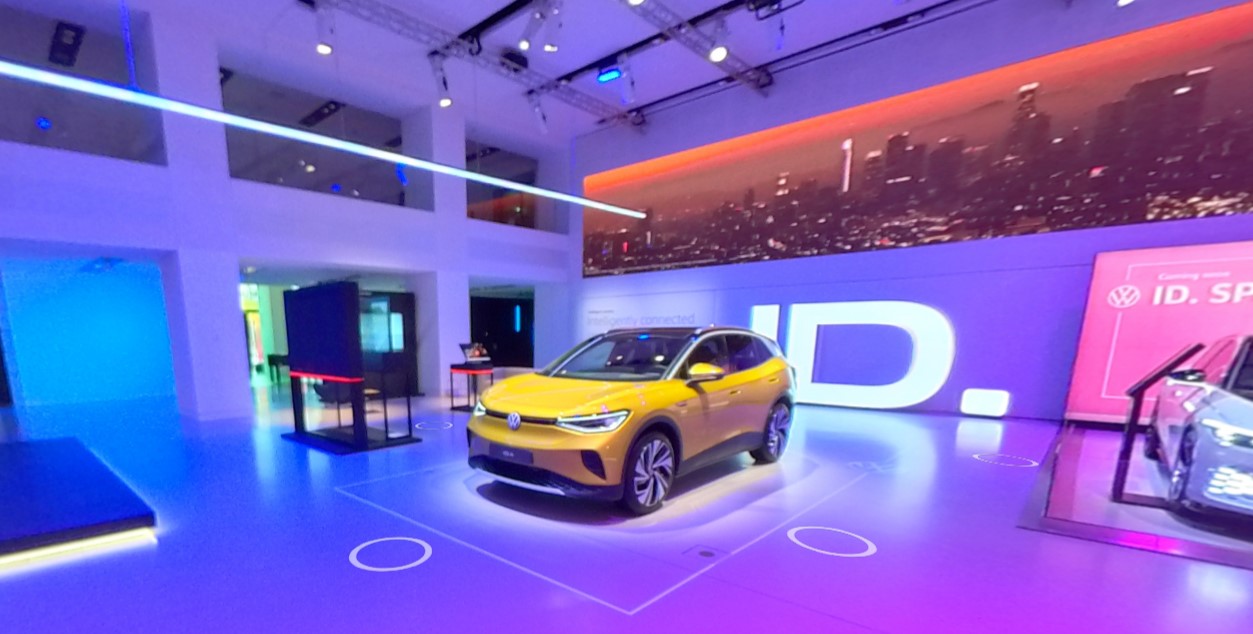 Прогуляться на виртуальной выставке по ссылке предлагает Volkswagen