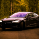 Блогер в США зарядил Tesla Model S путем буксировки на передаче