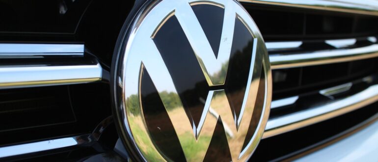 Volkswagen Touareg сможет парковаться без участия человека