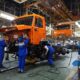 Россиянам назвали зарплаты на автомобильных заводах в России в 2021 году