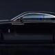 Бренд Rolls-Royce показал тизер автомобиля Ghost Black Badge