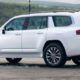 «Колеса.ру» показали изображения удлиненной версии внедорожника Toyota Land Cruiser 300