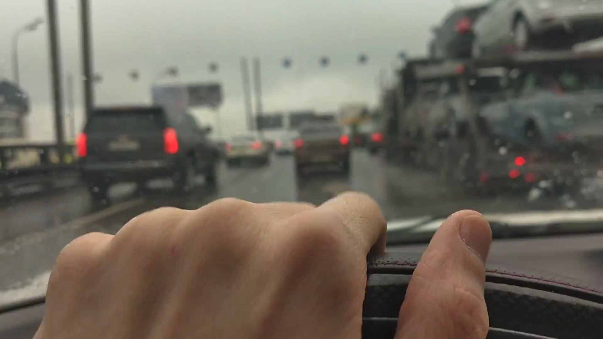 Три системы помощи водителю автомобиля оказались неэффективны во время дождя