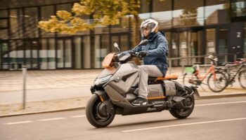 Марка BMW Motorred запустила серийное производство футуристических электромотоциклов CE 04