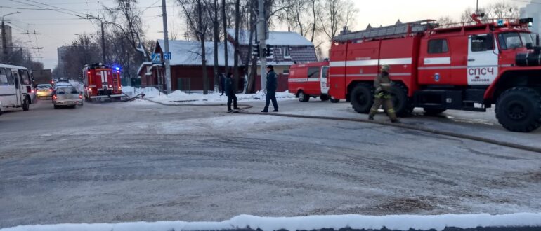 Доцентр МАДИ Лев Зиманов назвал частую ошибку водителей в РФ при хранении автомобиля зимой