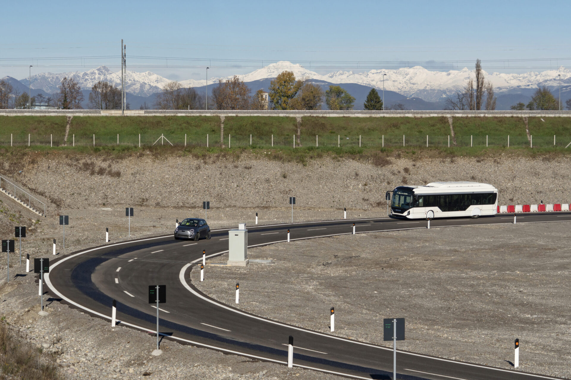 В Италии построили трассу с индукционной зарядкой электромобилей на ходу