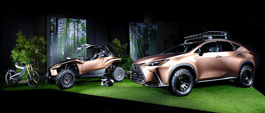 Lexus показал внедорожную версию NX PHEV и концепт водородного багги на автосалоне в Токио