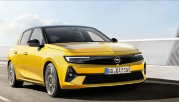 Хетчбек Opel Astra вернется в Россию в конце 2022 года по завышенной цене