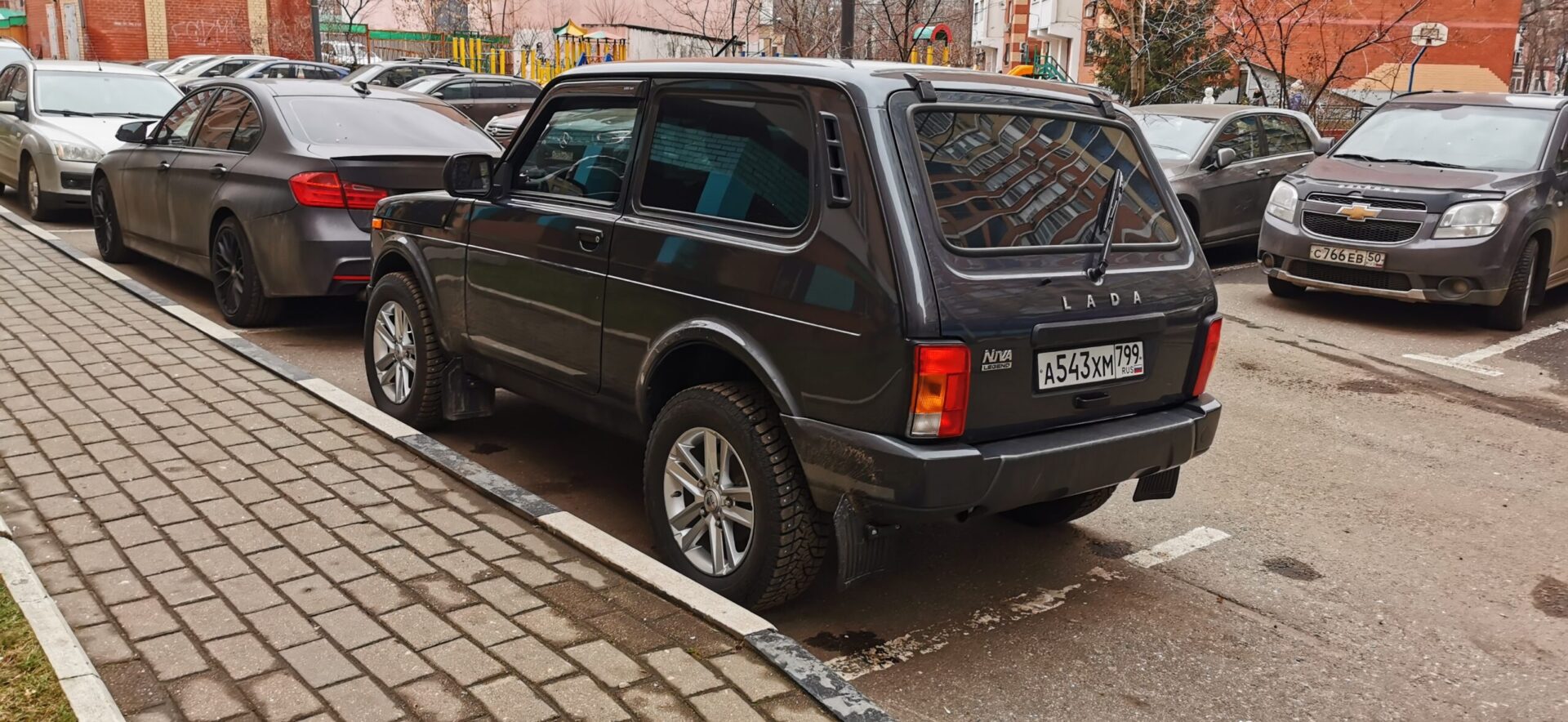 Модель Chevrolet Niva вошла в 3 самых популярных внедорожников с пробегом в РФ в 2021 году