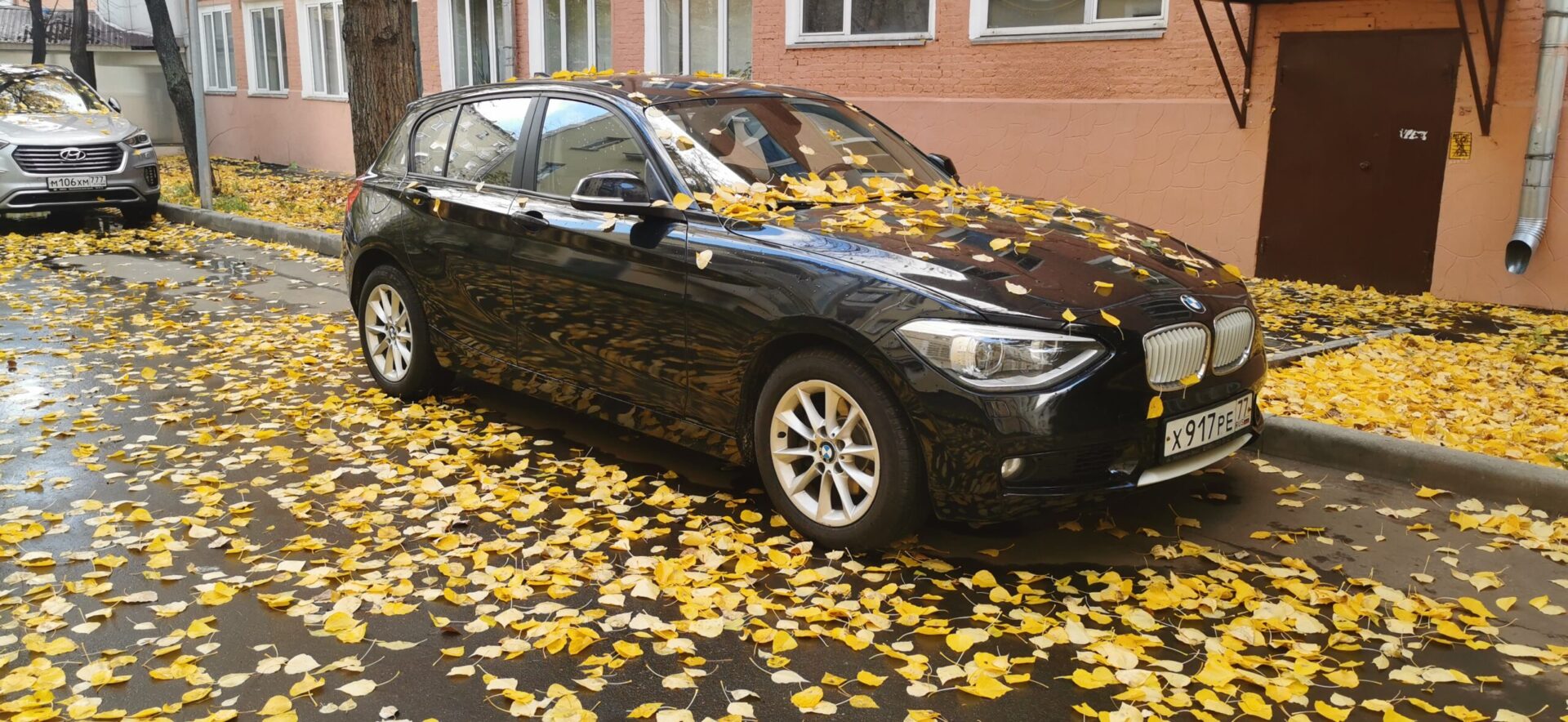 Россияне назвали черную модель BMW лучшим автомобилем для супергероя