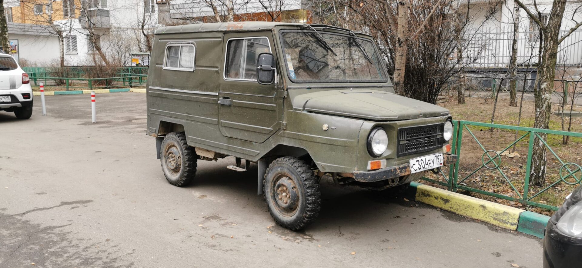 Каждый третий россиянин в юности мечтал купить автомобиль производства СССР
