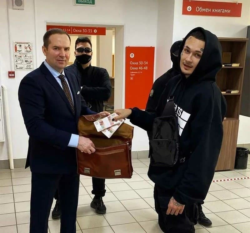 Судебные приставы арестовали машины рэпера Моргенштерна из-за штрафов на 9,5 тыс. рублей