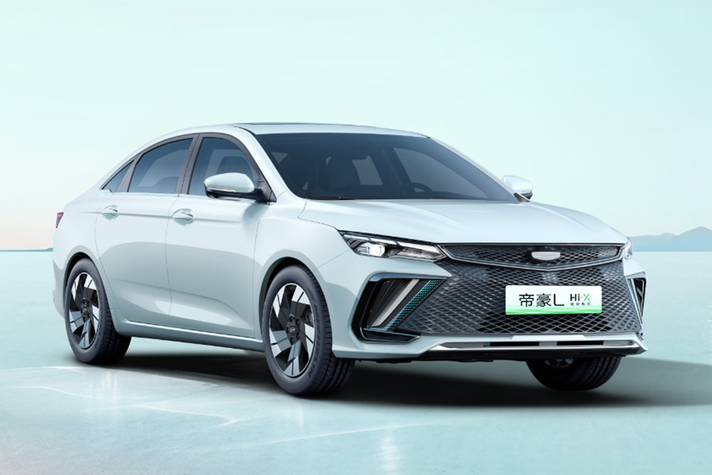 Китайская марка Geely представила новый гибридный седан Emgrand L с расходом 3,8 литра на 100 км
