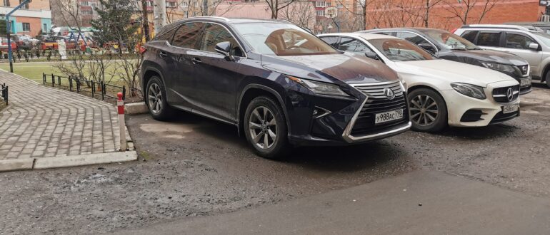 Власти Японии запретили импорт в РФ автомобилей марок Lexus и Infiniti с 5 апреля 2022 года