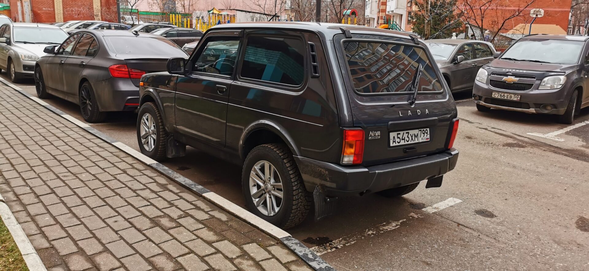 Кросс-версии автомобилей стали популярны среди граждан в РФ из-за цены и обвеса
