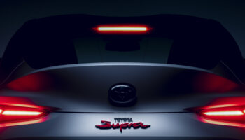 Компания Toyota выпустит модель Toyota GR Supra с механической коробкой передач в 2022 году
