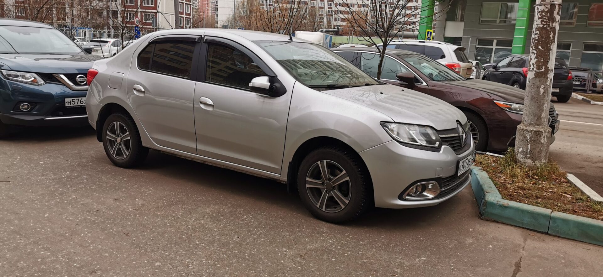 Владельцы Renault в РФ могут остаться без обслуживания из-за закрытия дилерских центров