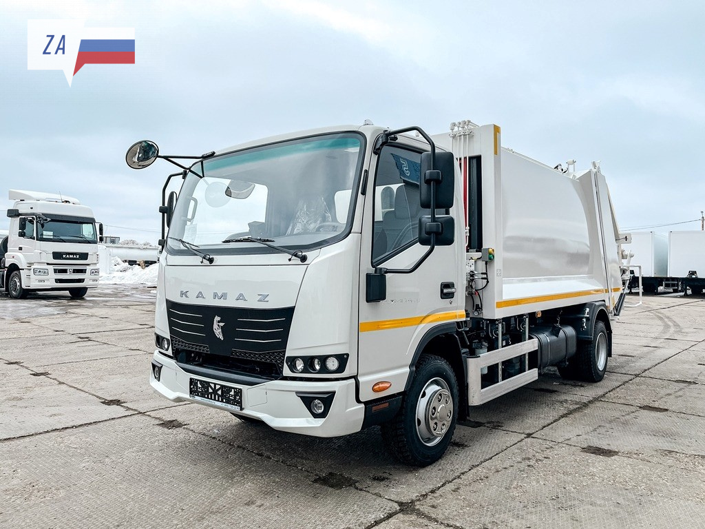 Автозавод КАМАЗ выпустил первый мусоровоз на базе нового грузовика «Компас» в 2022 году