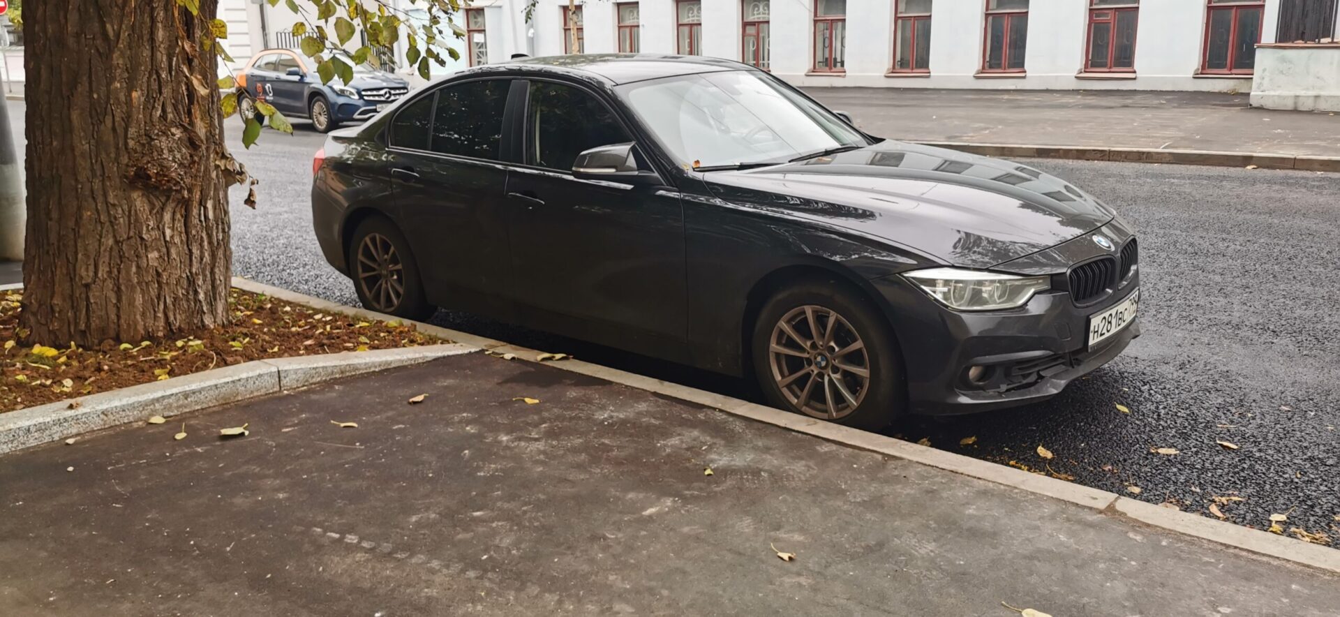 Автоэксперт Тимашов заявил, что запчастей для ремонта автомобилей дилерам в РФ хватает