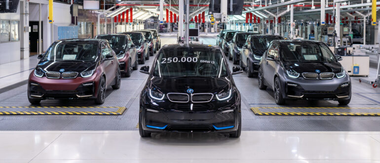 Компания BMW завершила производство электрокара BMW i3 в 2022 году