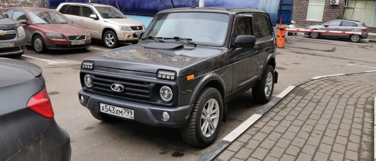 Автоконцерн АВТОВАЗ поднял цены на трехдверный внедорожник LADA Niva Legend на 2 тыс. рублей