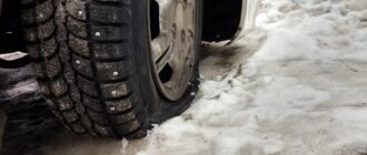 Автоэксперт Канаев предупредил граждан в РФ о дефиците и подорожании зимних шин в 2022 году