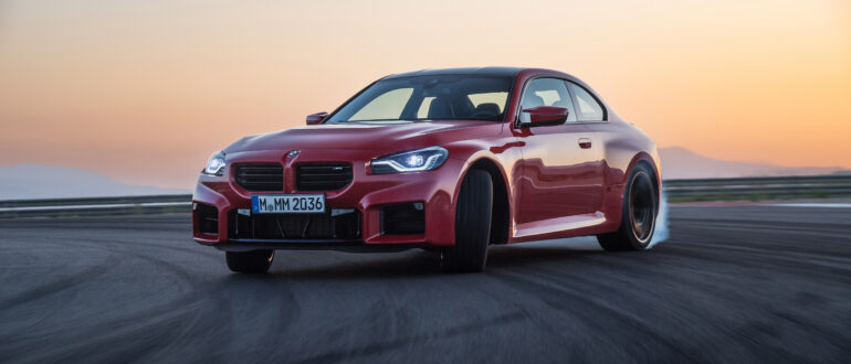 Компания BMW представила новое купе BMW M2 2023 года с МКП и задним приводом