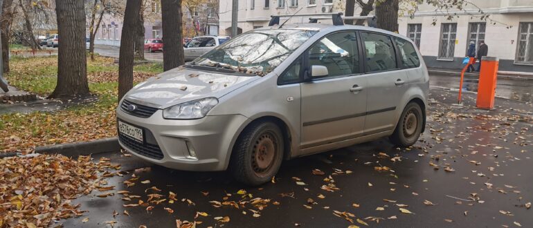 Россияне активно посещают автосалоны по продаже автомобилей с пробегом