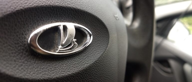 Аналитики назвали средний срок продажи 5-летнего автомобиля LADA Granta в РФ в 2022 году