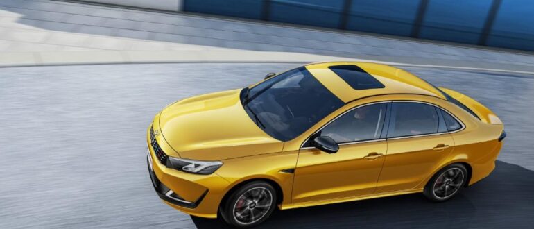 Автоэксперт Кадаков назвал седан Kaiyi E5 серьезным конкурентом LADA Vesta из-за двигателя