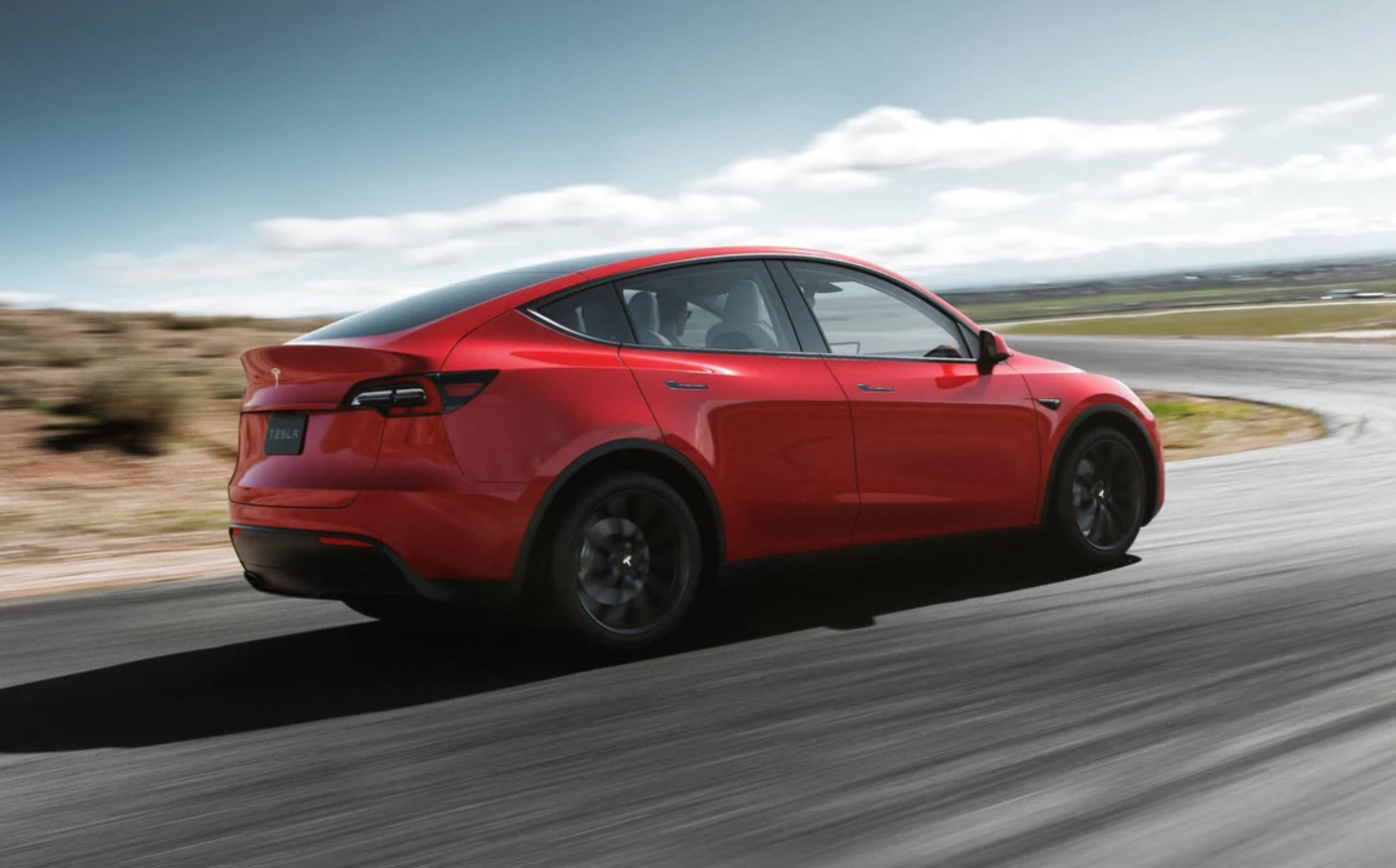 Электрический кроссовер Tesla Model Y стал лидером продаж в Европе в 2023 году