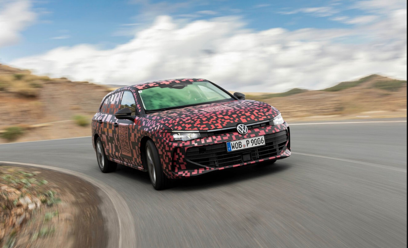 Volkswagen представил финальное фото нового универсала Passat на тест-драйвах
