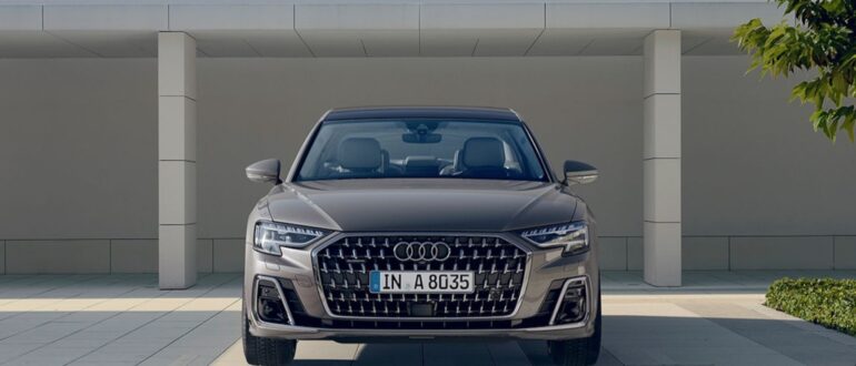 Компания Audi выпустила новую версию флагманского седана A8L