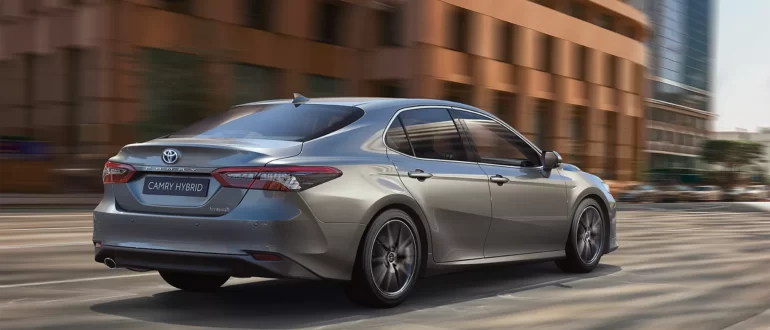 Новая гибридная Camry представлена компанией Toyota