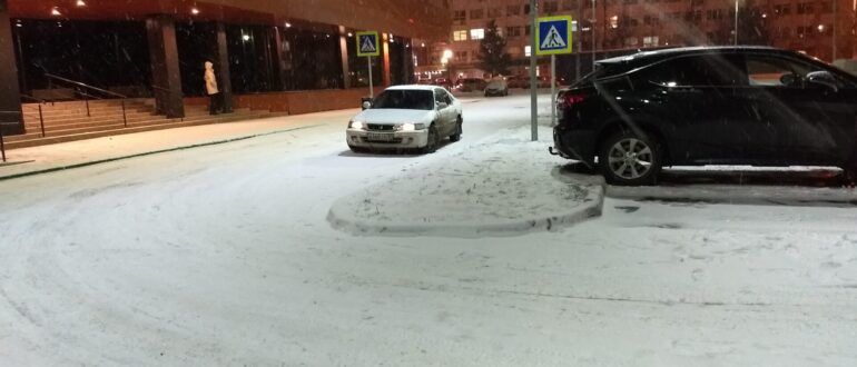 ГИБДД нашла правильные методы торможения авто на снежной трассе и в гололед