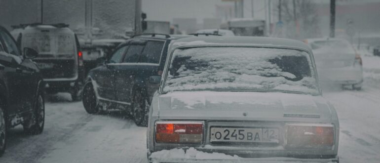 Эксперт Пономарев сообщил об ошибках автовладельцев при отогреве машины