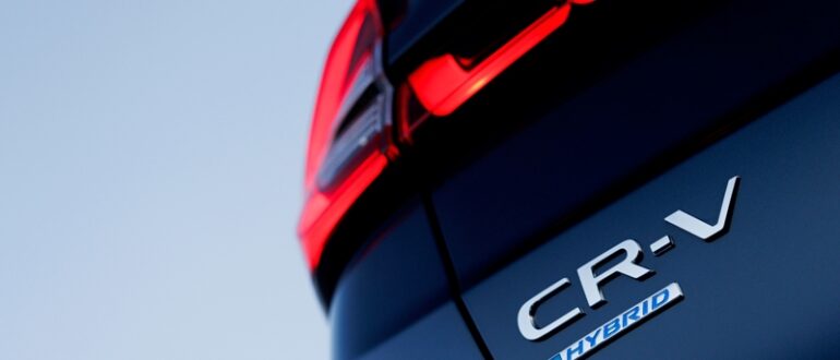 В России продают кроссовер Honda CR-V нового поколения за 5,5 млн рублей
