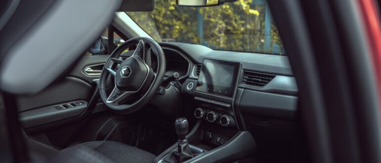 Renault обновила старенький Duster: акцент на безопасности и дизайне