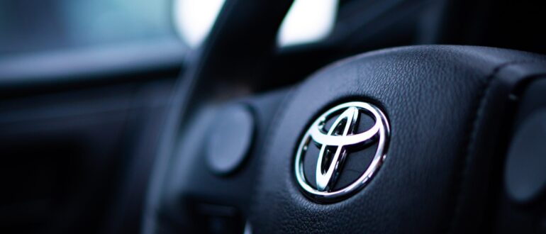 Реализовав 10 млн автомобилей, Toyota снова стала мировым лидером по продажам