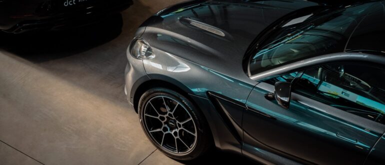 С номерами АУЕ* по Челябинску ездит жена основателя «К&Б»