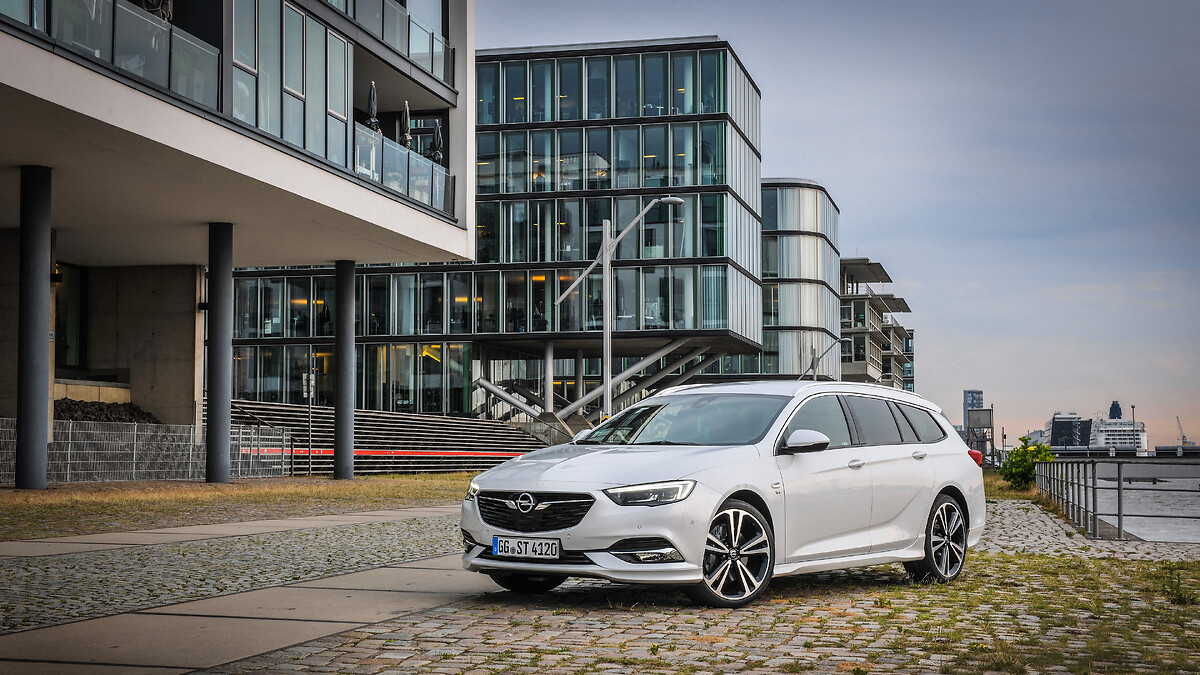 Портал «За рулем» решил выявить плюсы и минусы Opel Insignia первого поколения