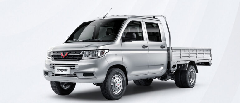 Китайская компания Wuling выпустила на рынок бюджетный фургон Yangguang