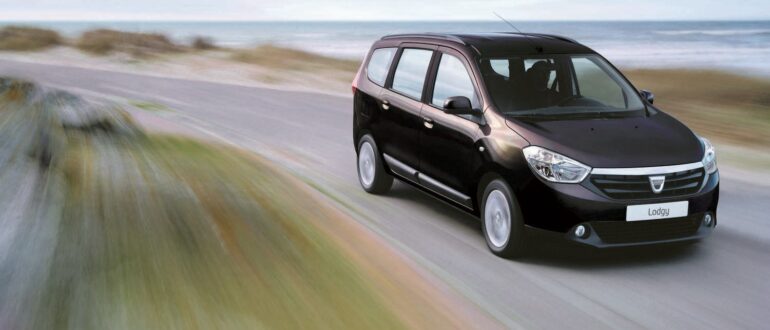 В России начались продажи минивэна Renault Lodgy по цене новой Lada Largus