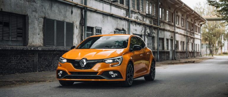 Стало известно, почему у Renault отверстие в фирменном ромбике