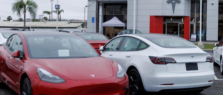 Reuters: Tesla отменила дешевый электромобиль в пользу роботакси