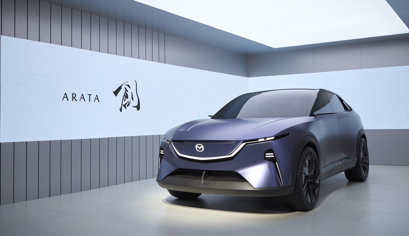 Mazda анонсировала выход нового электрического кроссовера Mazda Arata