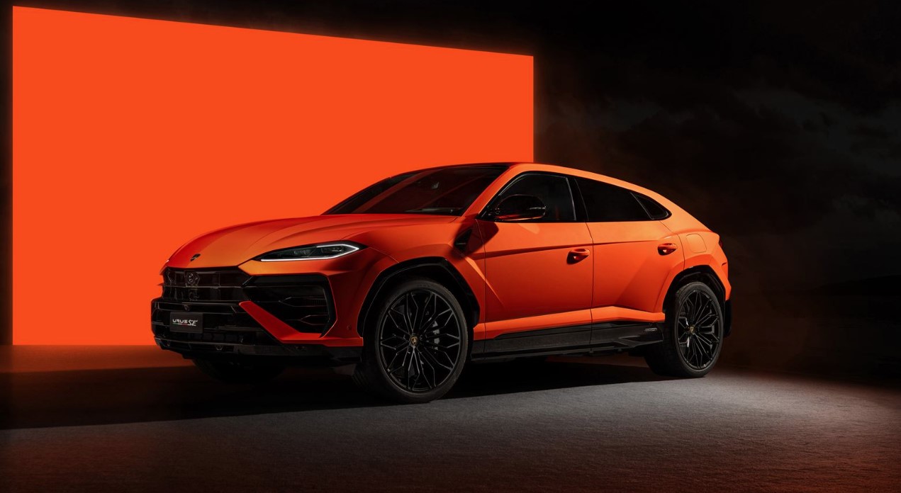 Состоялось представление гибридного кроссовера Lamborghini Urus SE